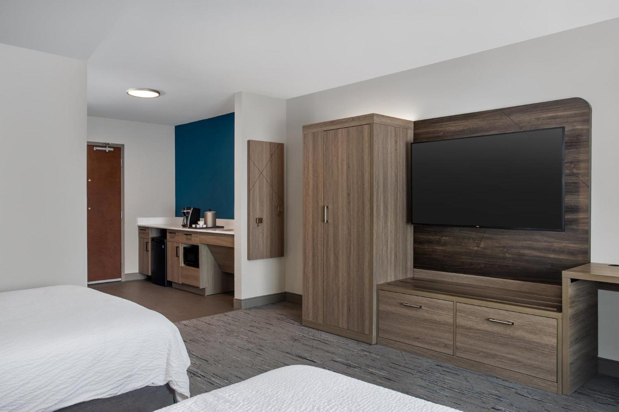 Holiday Inn Express Hotel & Suites Terre Haute By Ihg Esterno foto