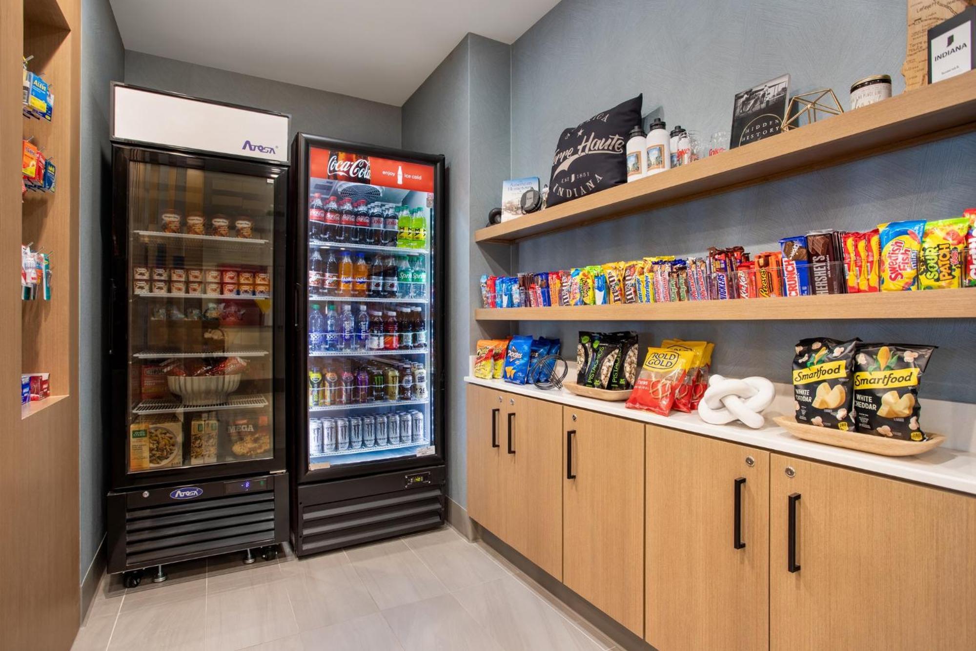 Holiday Inn Express Hotel & Suites Terre Haute By Ihg Esterno foto