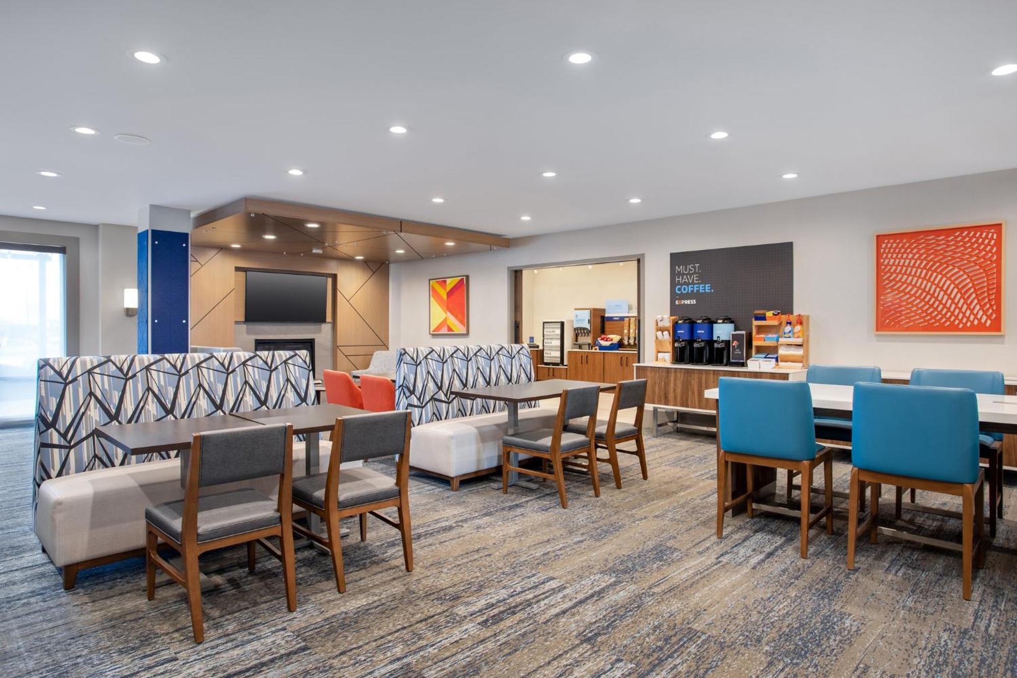 Holiday Inn Express Hotel & Suites Terre Haute By Ihg Esterno foto