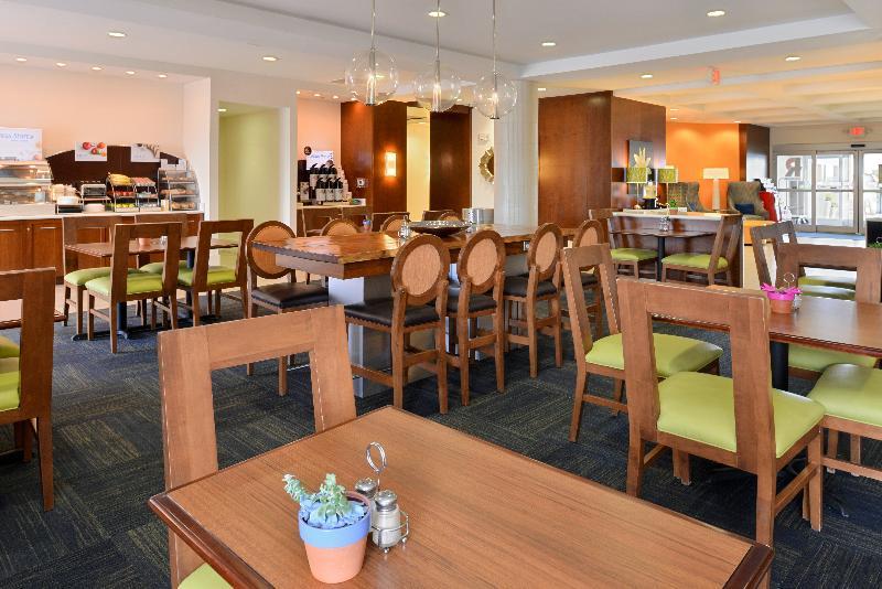 Holiday Inn Express Hotel & Suites Terre Haute By Ihg Esterno foto