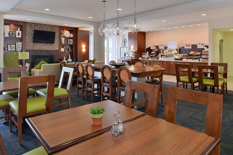 Holiday Inn Express Hotel & Suites Terre Haute By Ihg Esterno foto